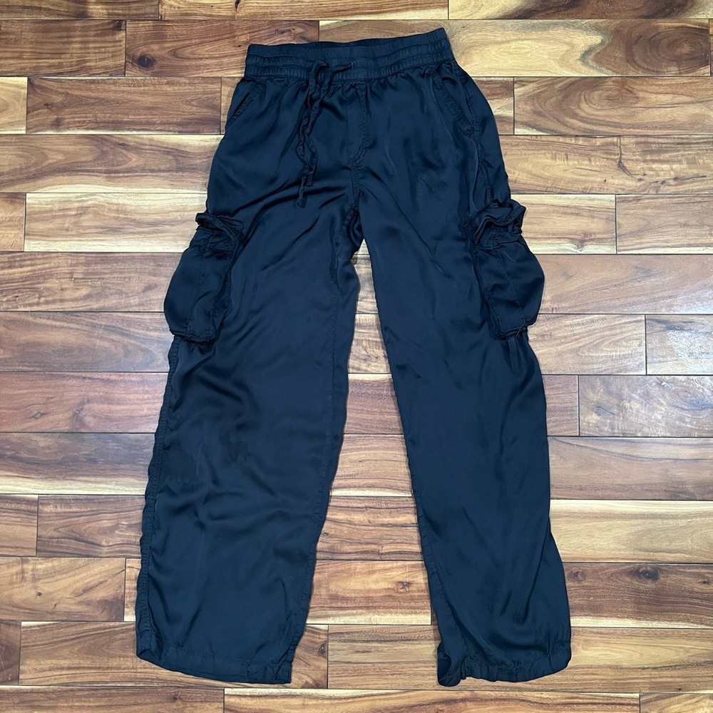 American Eagle XS Black Silky Cargo Elastic Waist Pants Streetwear - Picture 2 of 8